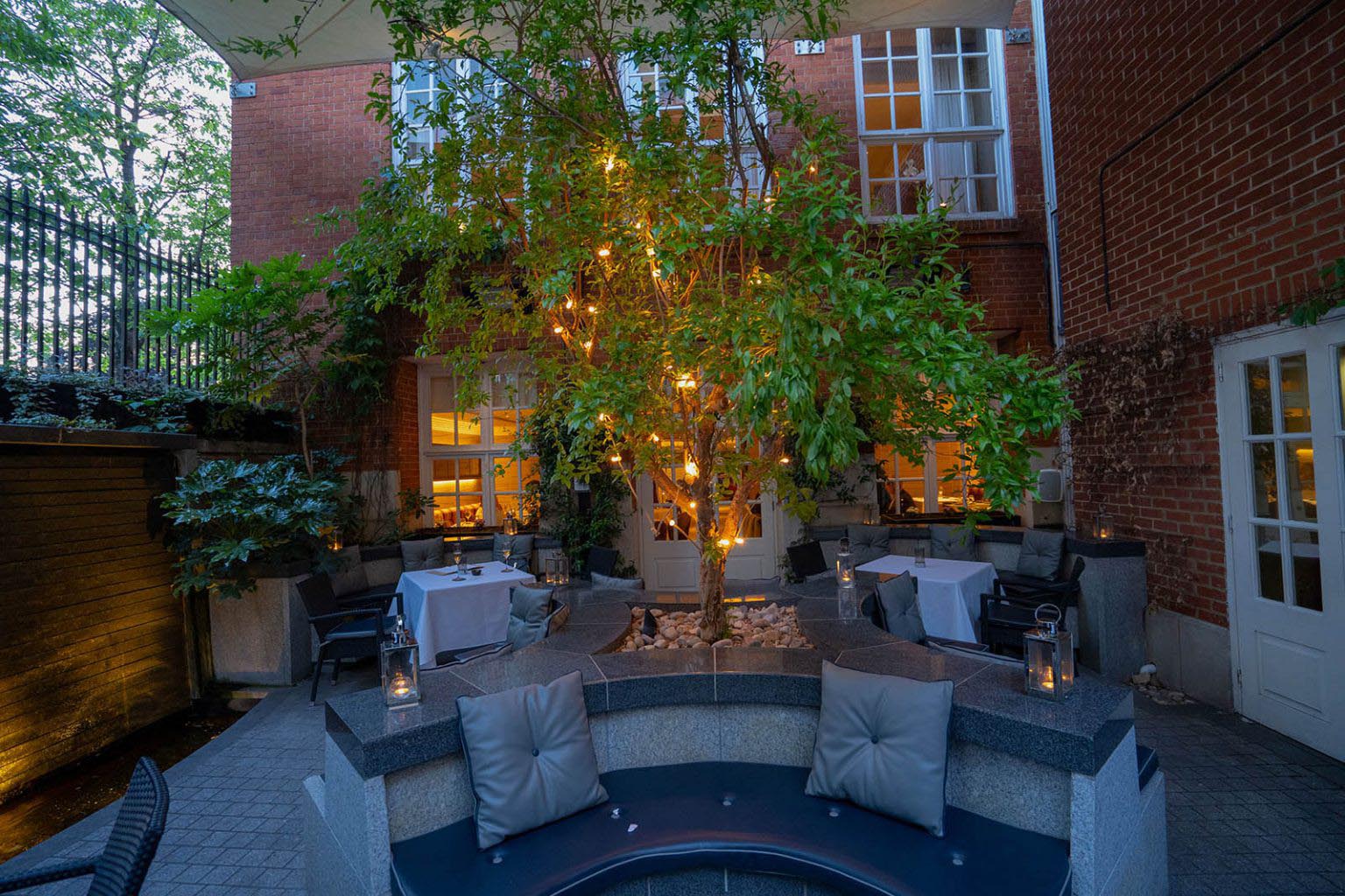 Hire Secret Garden in Reading The Roseate Hotel
