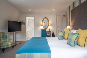 Deluxe Hotel Room of Roseate Villa Bath