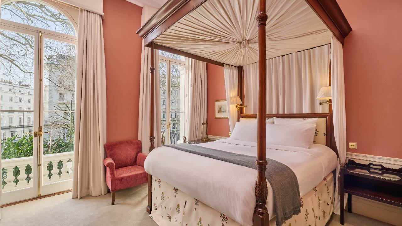 Luxury Room at The Roseate House London