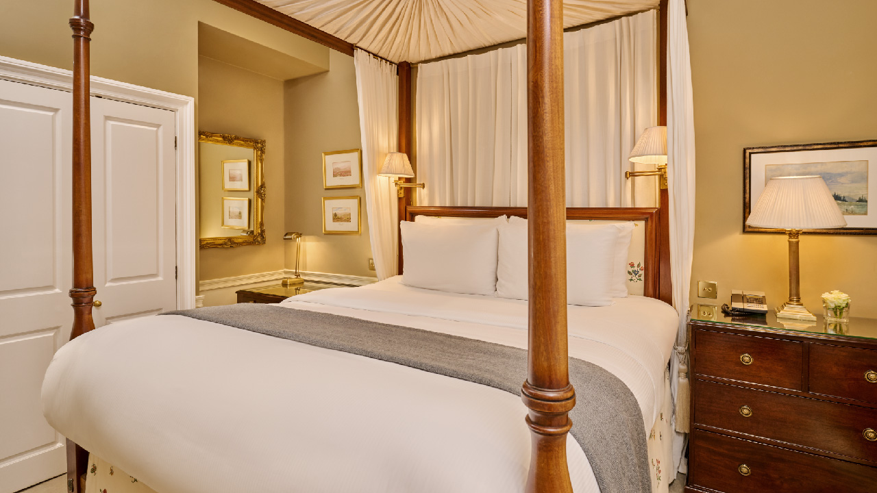 Luxury Room at The Roseate House London