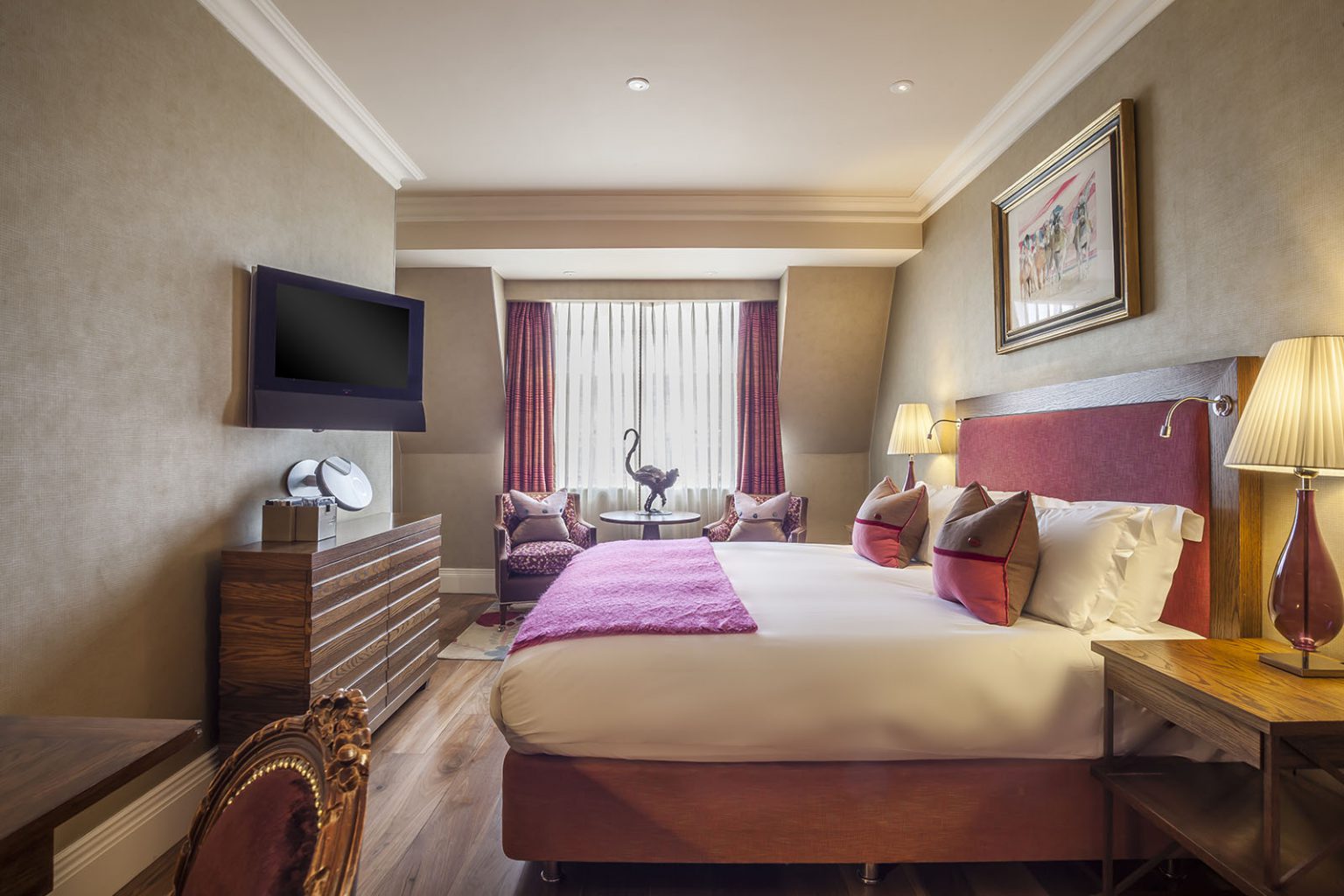 Luxury Hotel Bedroom of the Roseate Reading