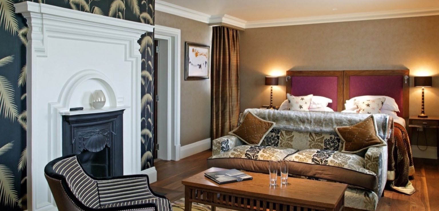 Best Premier Suite Room of The Roseate Hotel Reading